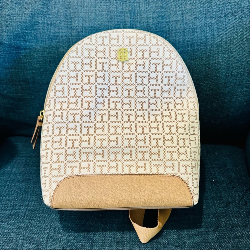 Tommy Hilfiger Cream and Tan Backpack NWT - Picture 7 of 16